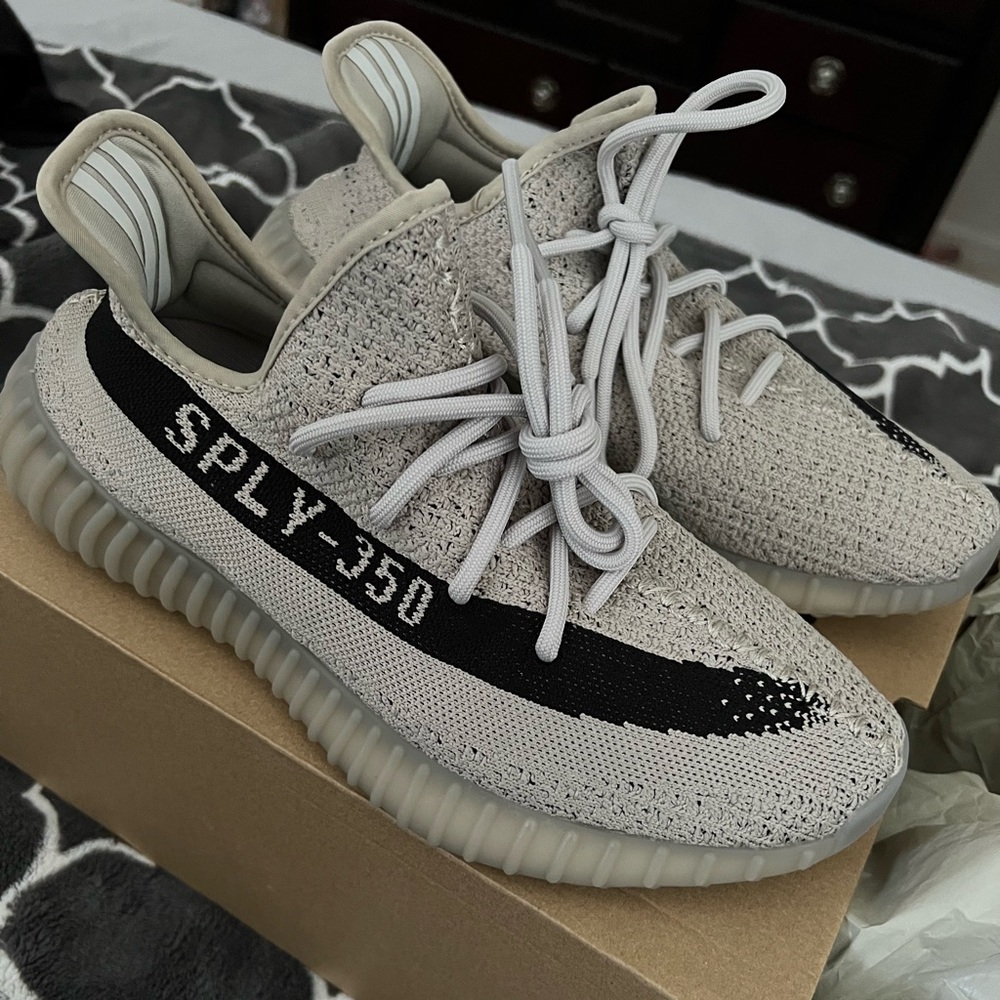 Yeezy Boost 350 V2